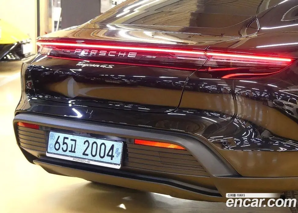 Porsche Taycan 2025 0.1 автомат (гидро), фото 19 Porsche Taycan 2025 0.1 автомат (гидро), фото 19