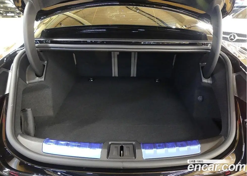 Porsche Taycan 2025 0.1 автомат (гидро), фото 10 Porsche Taycan 2025 0.1 автомат (гидро), фото 10