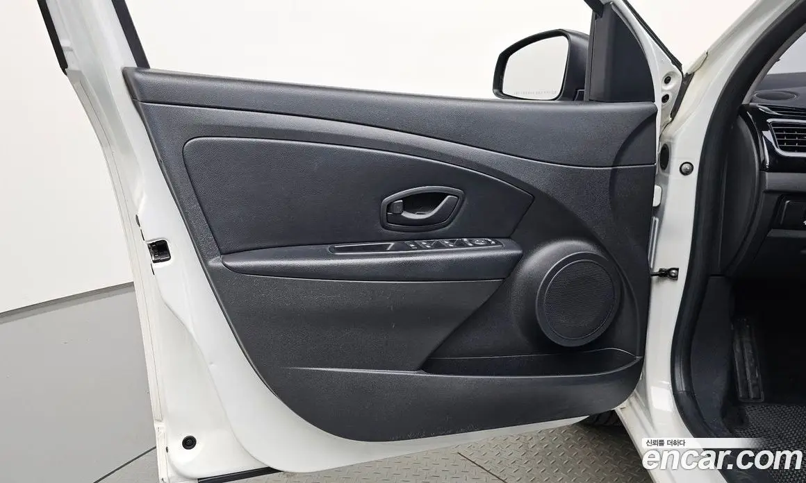 Renault (Samsung) SM3 2016 1.6 автомат (гидро), фото 13 Renault (Samsung) SM3 2016 1.6 автомат (гидро), фото 13
