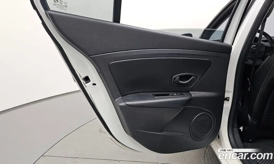 Renault (Samsung) SM3 2016 1.6 автомат (гидро), фото 14 Renault (Samsung) SM3 2016 1.6 автомат (гидро), фото 14