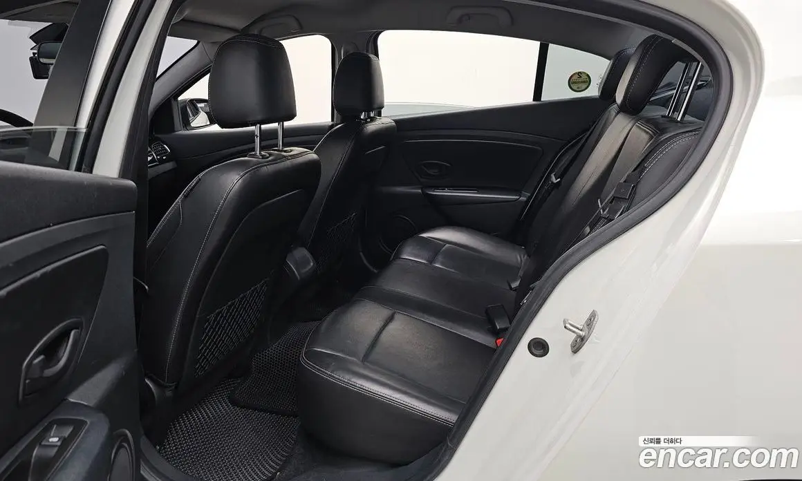 Renault (Samsung) SM3 2016 1.6 автомат (гидро), фото 15 Renault (Samsung) SM3 2016 1.6 автомат (гидро), фото 15