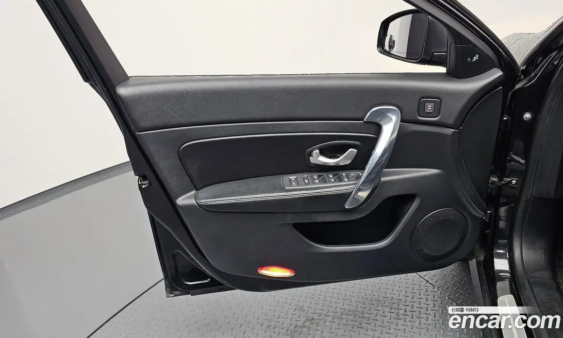 Renault (Samsung) SM5 2015 1.5 автомат (гидро), фото 14 Renault (Samsung) SM5 2015 1.5 автомат (гидро), фото 14