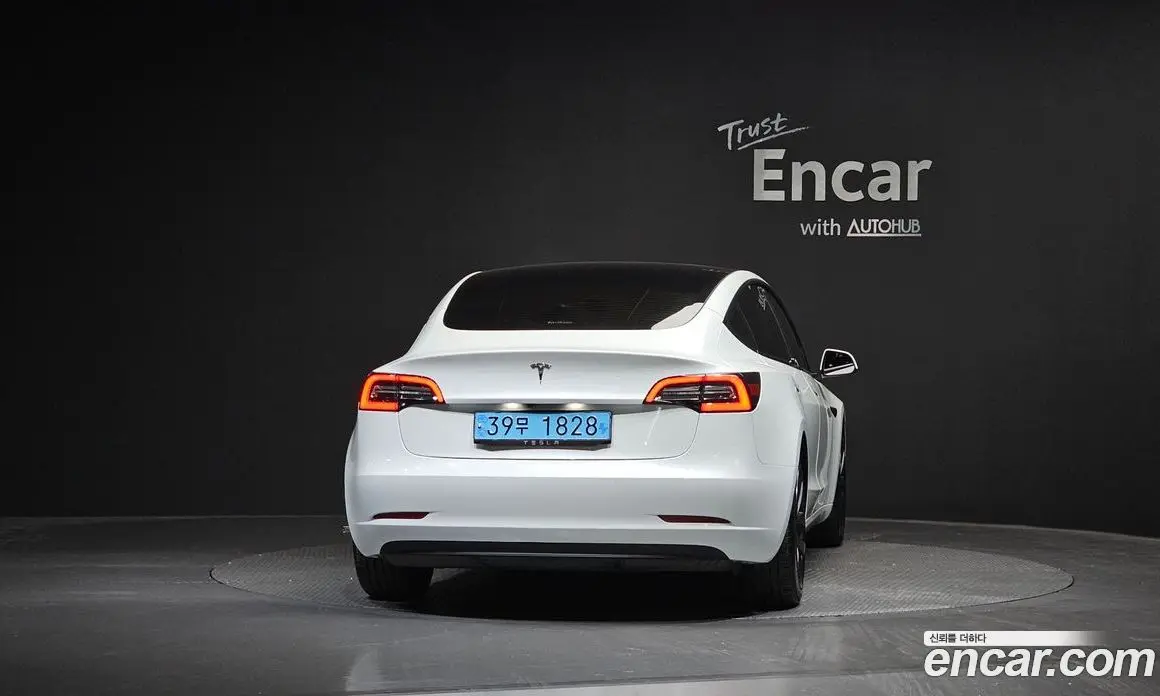Tesla Model 3 2021 0.2 автомат (гидро), фото 3 Tesla Model 3 2021 0.2 автомат (гидро), фото 3