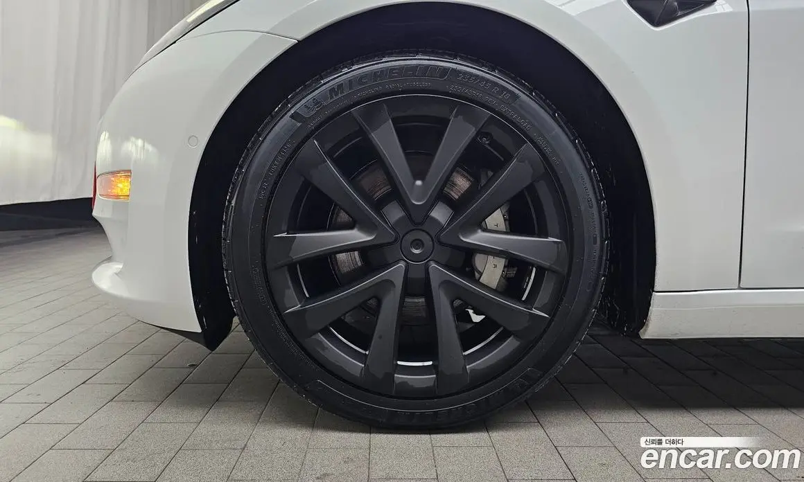 Tesla Model 3 2021 0.2 автомат (гидро), фото 4 Tesla Model 3 2021 0.2 автомат (гидро), фото 4