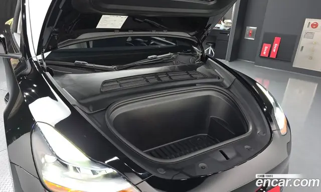 Tesla Model Y 2023 0.2 автомат (гидро), миниатюра 6 Tesla Model Y 2023 0.2 автомат (гидро), миниатюра 6