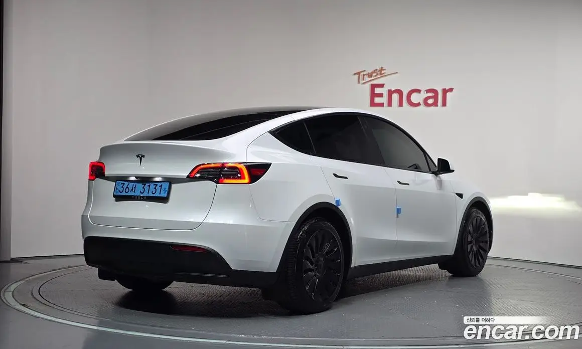 Tesla Model Y 2024 0.2 автомат (гидро), фото 2 Tesla Model Y 2024 0.2 автомат (гидро), фото 2