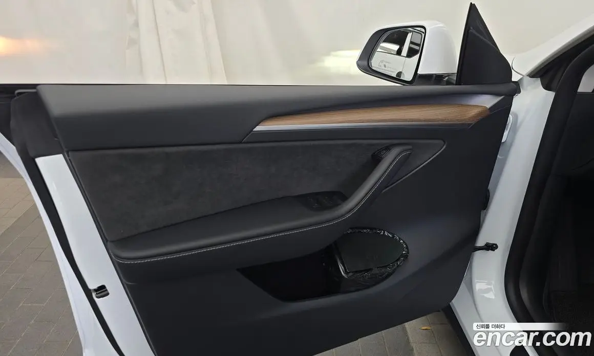 Tesla Model Y 2024 0.2 автомат (гидро), фото 14 Tesla Model Y 2024 0.2 автомат (гидро), фото 14