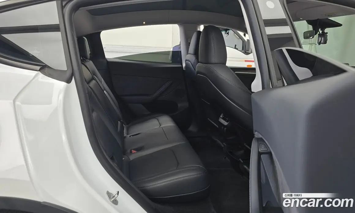 Tesla Model Y 2024 0.2 автомат (гидро), фото 17 Tesla Model Y 2024 0.2 автомат (гидро), фото 17