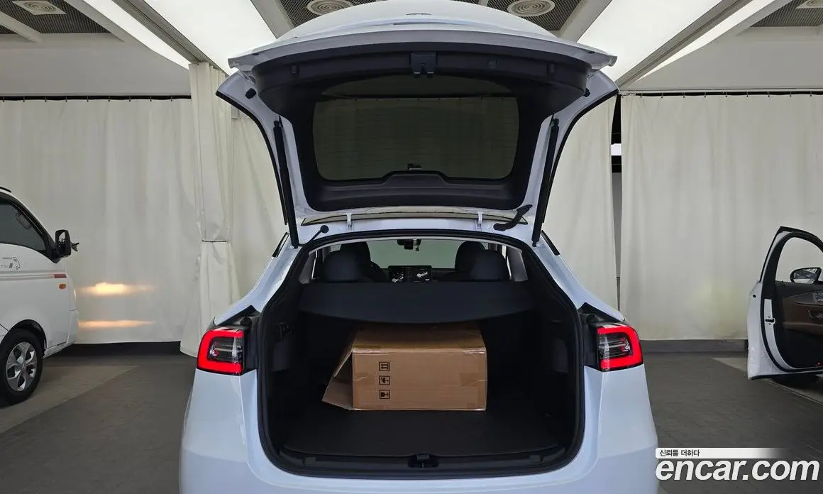 Tesla Model Y 2024 0.2 автомат (гидро), фото 26 Tesla Model Y 2024 0.2 автомат (гидро), фото 26