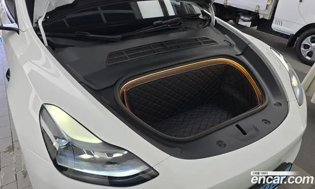 Tesla Model Y 2024 0.2 автомат (гидро), миниатюра 6 Tesla Model Y 2024 0.2 автомат (гидро), миниатюра 6