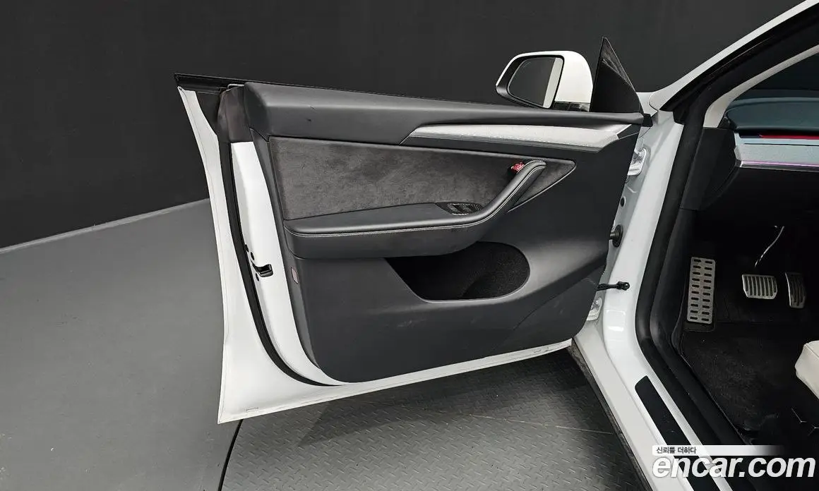 Tesla Model Y 2024 0.2 автомат (гидро), фото 13 Tesla Model Y 2024 0.2 автомат (гидро), фото 13