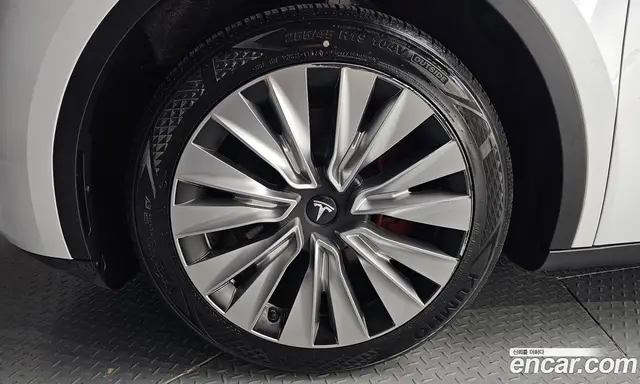 Tesla Model Y 2024 0.2 автомат (гидро), миниатюра 4 Tesla Model Y 2024 0.2 автомат (гидро), миниатюра 4