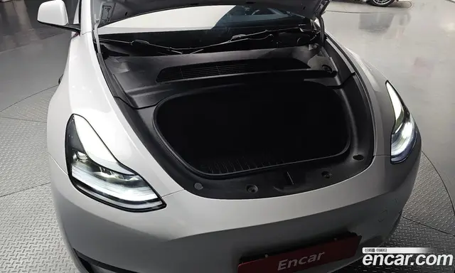 Tesla Model Y 2024 0.2 автомат (гидро), миниатюра 5 Tesla Model Y 2024 0.2 автомат (гидро), миниатюра 5