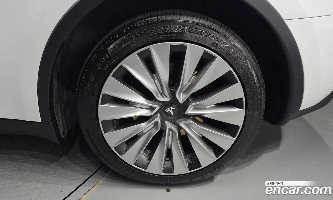 Tesla Model Y 2024 0.2 автомат (гидро), фото 6 Tesla Model Y 2024 0.2 автомат (гидро), фото 6