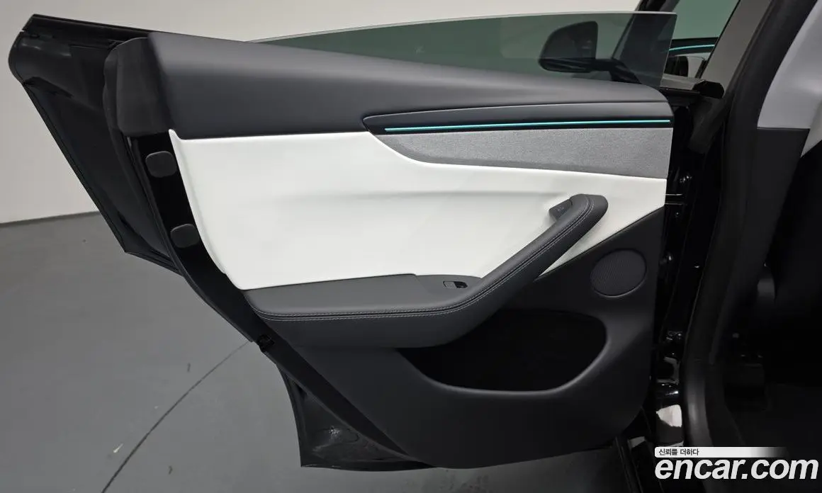 Tesla Model Y 2025 0.2 автомат (гидро), фото 14 Tesla Model Y 2025 0.2 автомат (гидро), фото 14