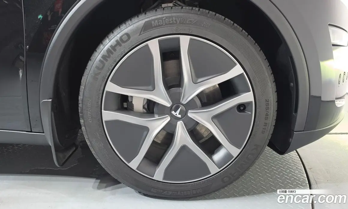 Tesla Model Y 2025 0.2 автомат (гидро), фото 6 Tesla Model Y 2025 0.2 автомат (гидро), фото 6