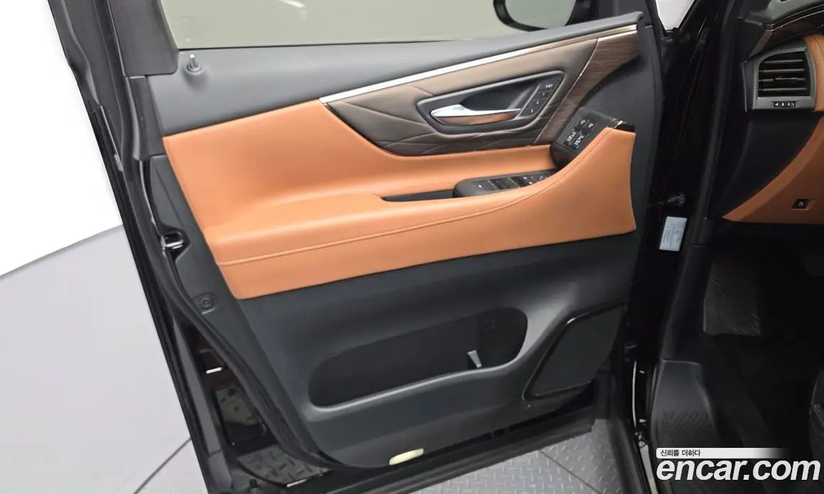 Toyota Alphard 2025 2.5 автомат (гидро), фото 15 Toyota Alphard 2025 2.5 автомат (гидро), фото 15