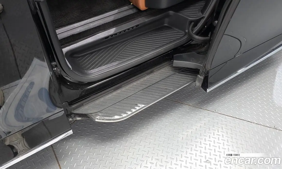 Toyota Alphard 2025 2.5 автомат (гидро), фото 33 Toyota Alphard 2025 2.5 автомат (гидро), фото 33