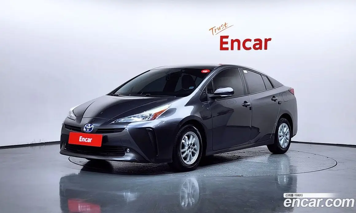 Toyota Prius 2019 1.8 автомат (гидро), фото 1 Toyota Prius 2019 1.8 автомат (гидро), фото 1