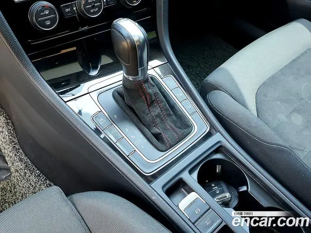 Volkswagen Golf 2013 2.0 автомат (гидро), миниатюра 7 Volkswagen Golf 2013 2.0 автомат (гидро), миниатюра 7