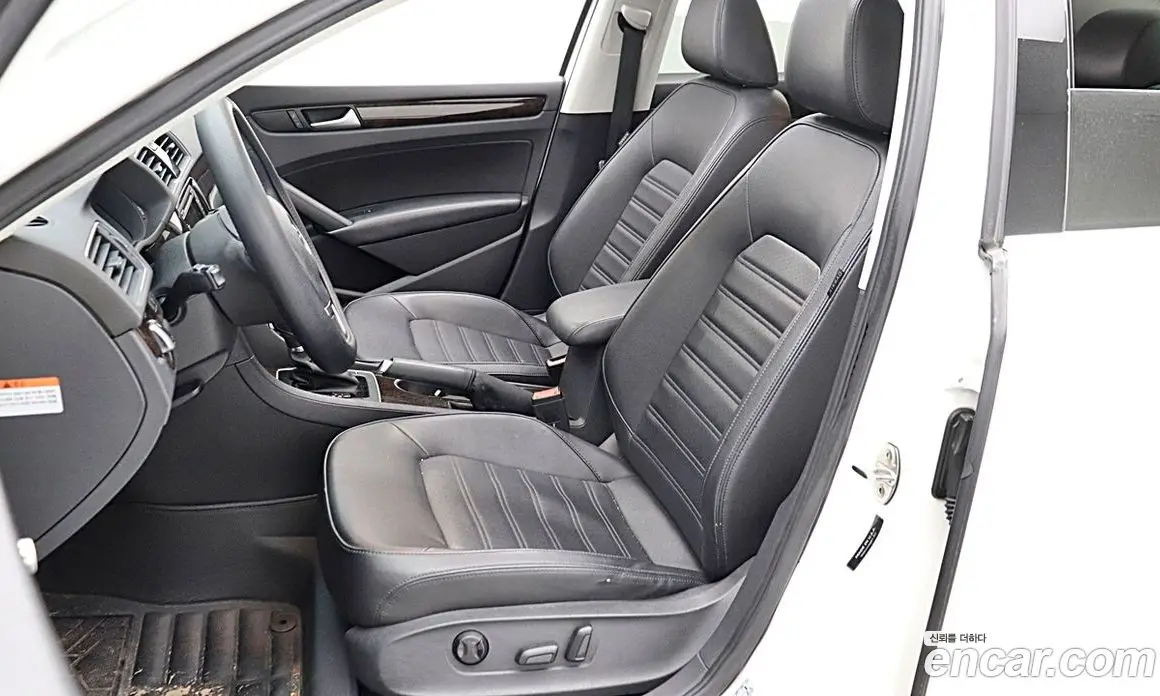 Volkswagen Passat 2015 1.8 автомат (гидро), фото 12 Volkswagen Passat 2015 1.8 автомат (гидро), фото 12