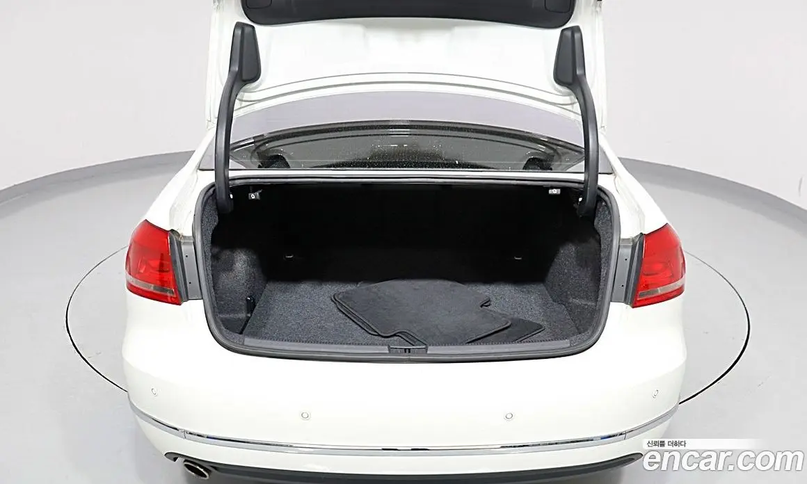 Volkswagen Passat 2015 1.8 автомат (гидро), фото 13 Volkswagen Passat 2015 1.8 автомат (гидро), фото 13