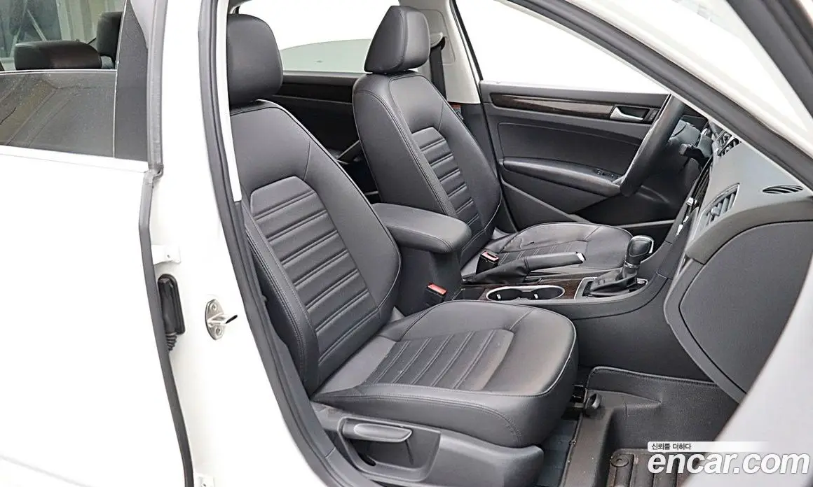 Volkswagen Passat 2015 1.8 автомат (гидро), фото 14 Volkswagen Passat 2015 1.8 автомат (гидро), фото 14
