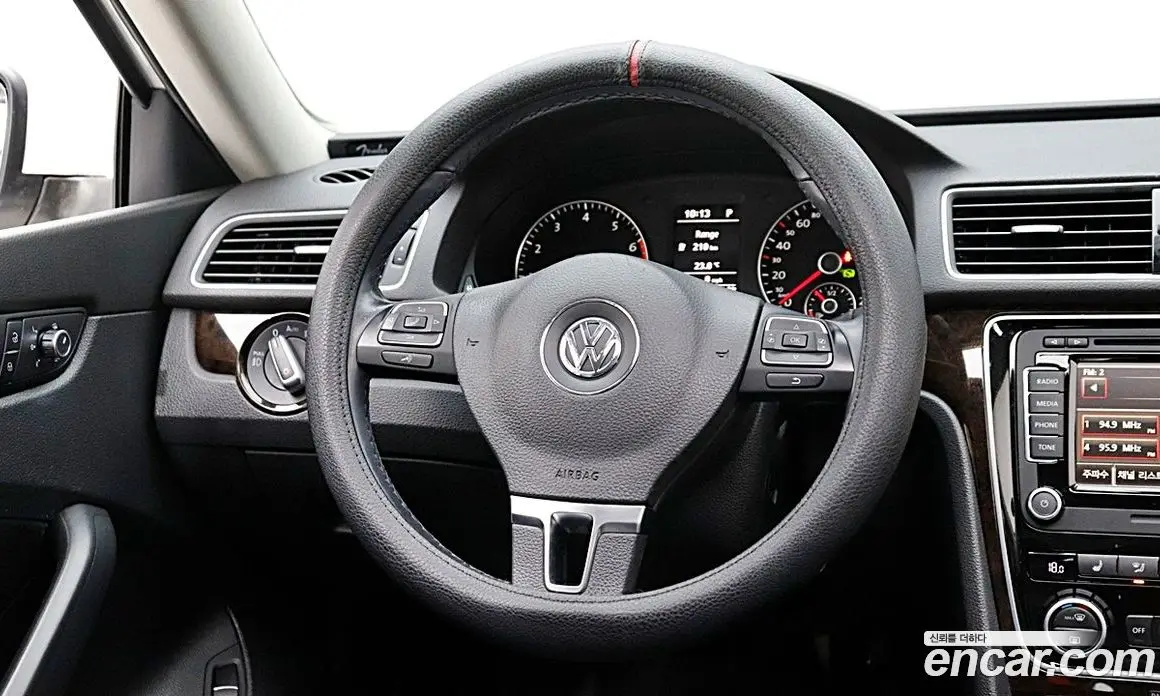 Volkswagen Passat 2015 1.8 автомат (гидро), фото 15 Volkswagen Passat 2015 1.8 автомат (гидро), фото 15