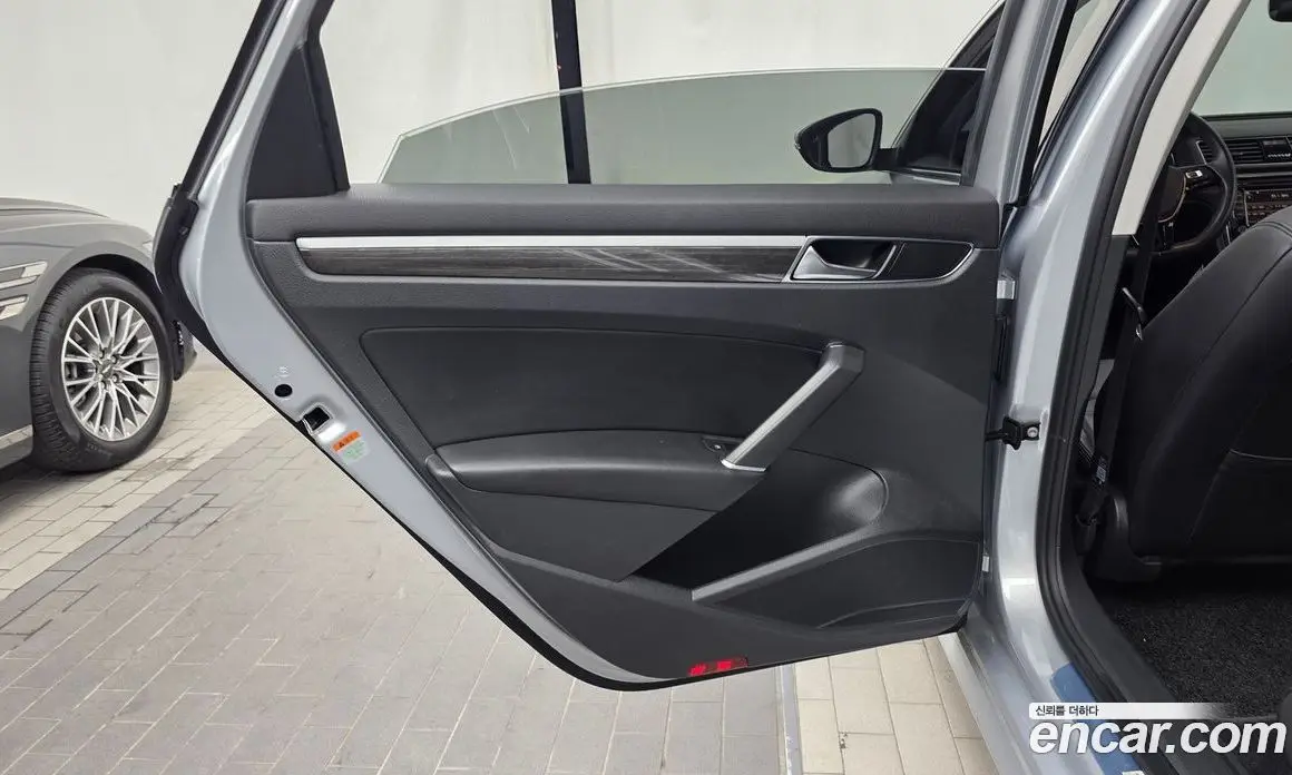 Volkswagen Passat 2018 2.0 автомат (гидро), фото 15 Volkswagen Passat 2018 2.0 автомат (гидро), фото 15