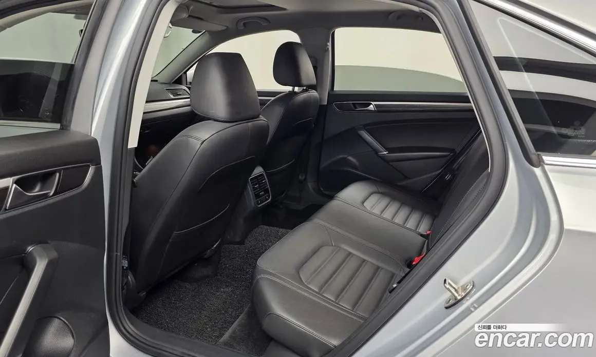 Volkswagen Passat 2018 2.0 автомат (гидро), фото 16 Volkswagen Passat 2018 2.0 автомат (гидро), фото 16