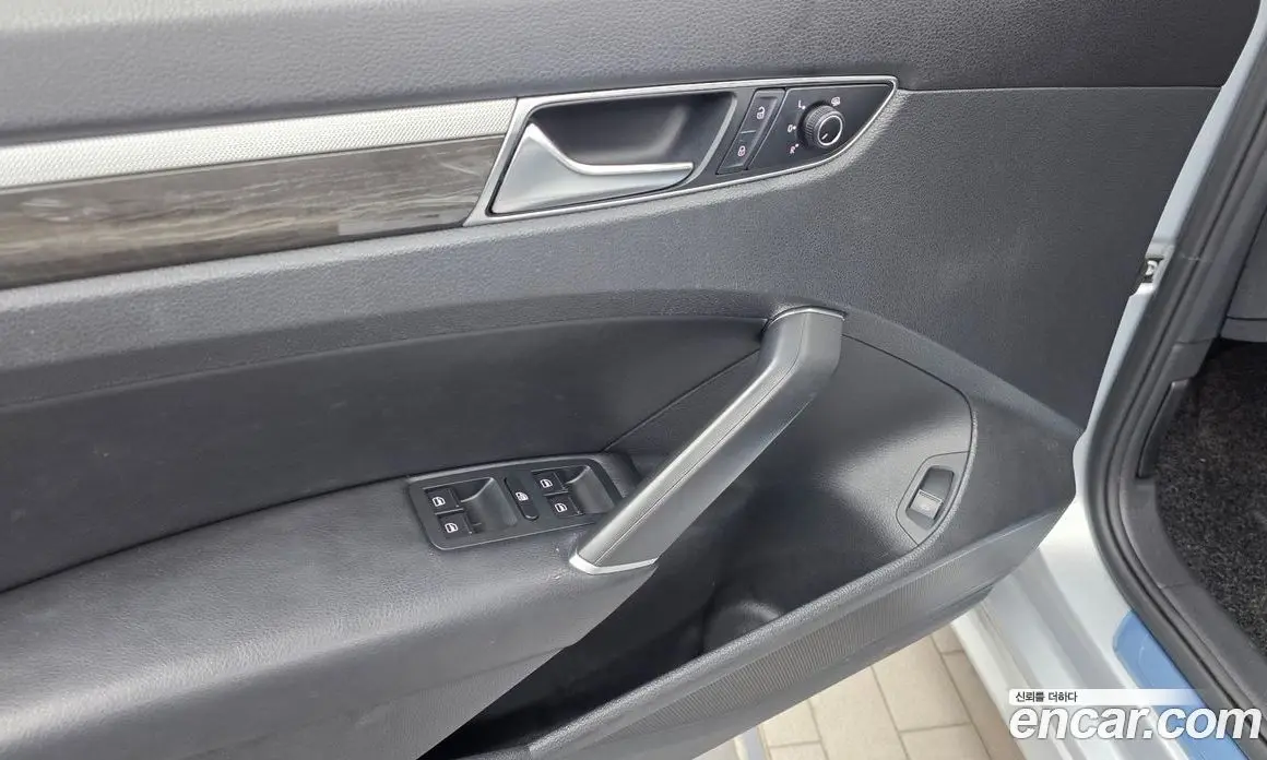 Volkswagen Passat 2018 2.0 автомат (гидро), фото 30 Volkswagen Passat 2018 2.0 автомат (гидро), фото 30