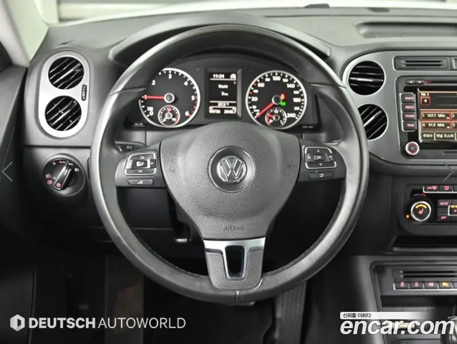 Volkswagen Tiguan 2015 2.0 автомат (гидро), фото 13 Volkswagen Tiguan 2015 2.0 автомат (гидро), фото 13