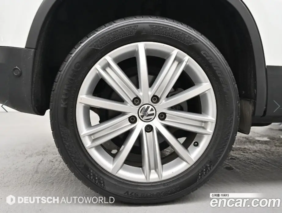 Volkswagen Tiguan 2015 2.0 автомат (гидро), фото 5 Volkswagen Tiguan 2015 2.0 автомат (гидро), фото 5