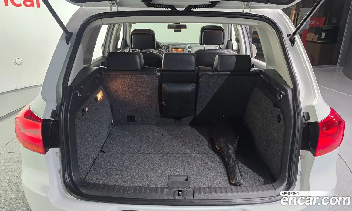 Volkswagen Tiguan 2015 2.0 автомат (гидро), фото 20 Volkswagen Tiguan 2015 2.0 автомат (гидро), фото 20