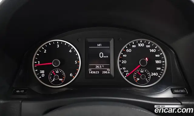 Volkswagen Tiguan 2015 2.0 автомат (гидро), миниатюра 8 Volkswagen Tiguan 2015 2.0 автомат (гидро), миниатюра 8