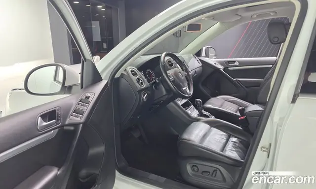 Volkswagen Tiguan 2015 2.0 автомат (гидро), миниатюра 10 Volkswagen Tiguan 2015 2.0 автомат (гидро), миниатюра 10