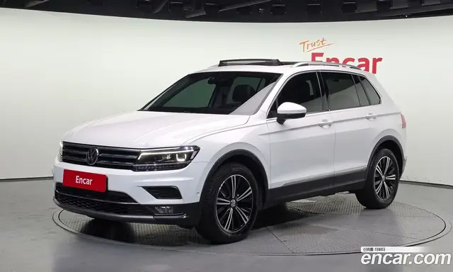 Volkswagen Tiguan 2019 2.0 автомат (гидро), миниатюра 1 Volkswagen Tiguan 2019 2.0 автомат (гидро), миниатюра 1