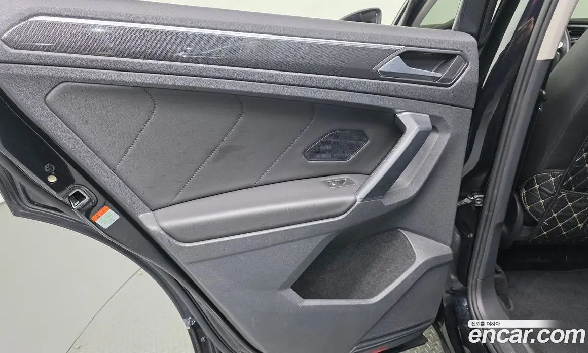 Volkswagen Tiguan 2022 2.0 автомат (гидро), фото 15 Volkswagen Tiguan 2022 2.0 автомат (гидро), фото 15
