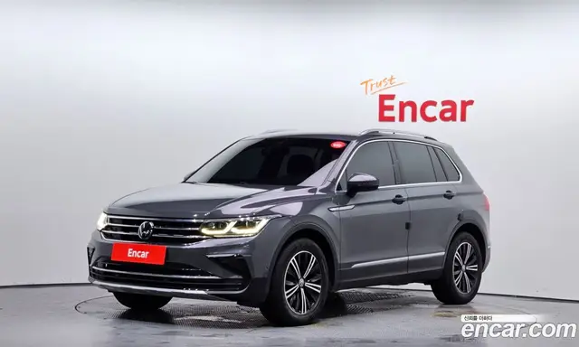 Volkswagen Tiguan 2022 2.0 автомат (гидро), миниатюра 1 Volkswagen Tiguan 2022 2.0 автомат (гидро), миниатюра 1