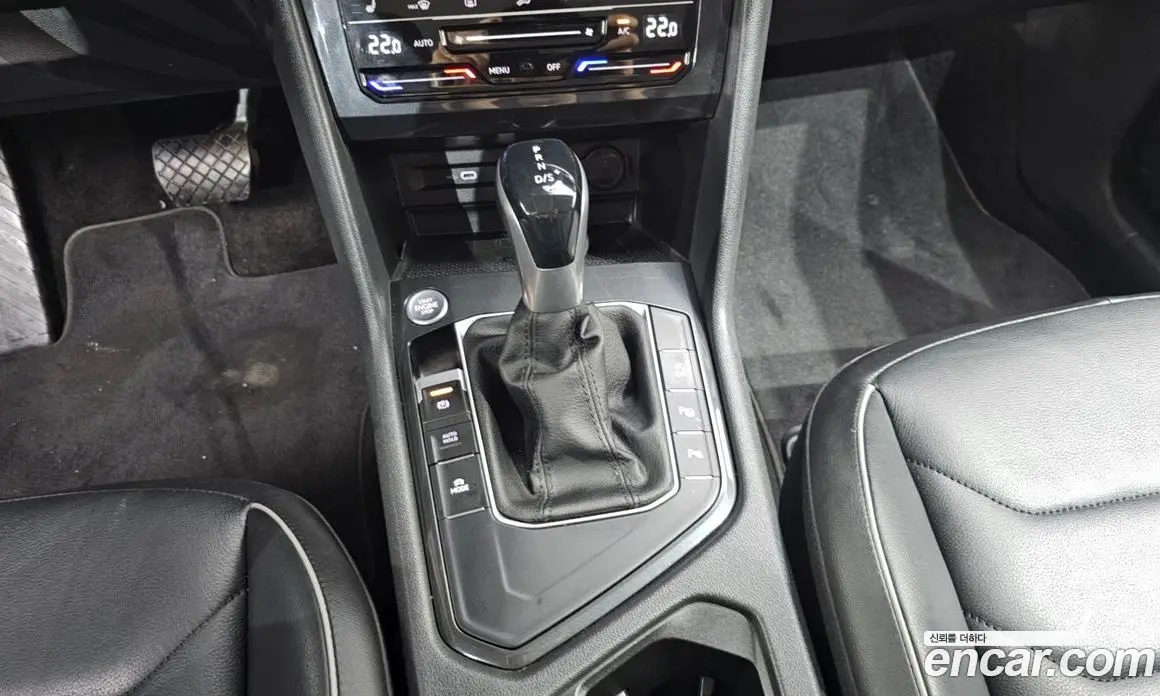 Volkswagen Tiguan 2022 2.0 автомат (гидро), фото 12 Volkswagen Tiguan 2022 2.0 автомат (гидро), фото 12