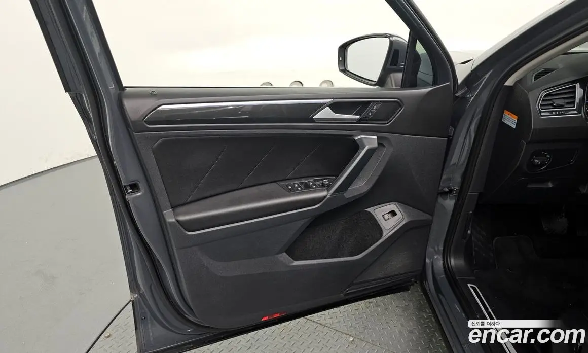 Volkswagen Tiguan 2022 2.0 автомат (гидро), фото 14 Volkswagen Tiguan 2022 2.0 автомат (гидро), фото 14