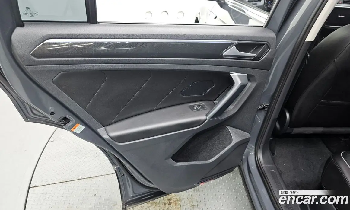 Volkswagen Tiguan 2022 2.0 автомат (гидро), фото 15 Volkswagen Tiguan 2022 2.0 автомат (гидро), фото 15