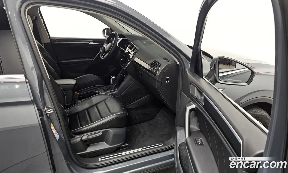 Volkswagen Tiguan 2022 2.0 автомат (гидро), фото 16 Volkswagen Tiguan 2022 2.0 автомат (гидро), фото 16