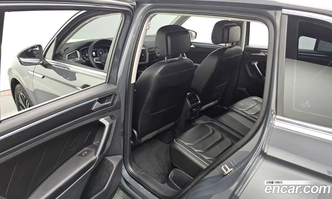 Volkswagen Tiguan 2022 2.0 автомат (гидро), фото 23 Volkswagen Tiguan 2022 2.0 автомат (гидро), фото 23