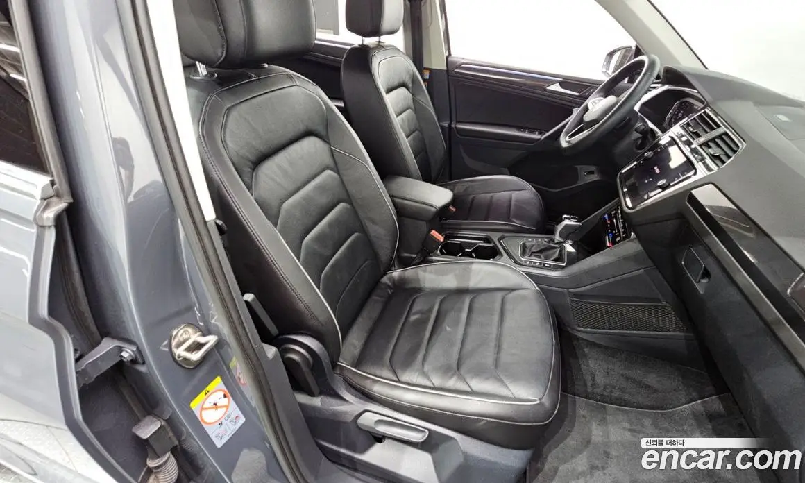 Volkswagen Tiguan 2022 2.0 автомат (гидро), фото 24 Volkswagen Tiguan 2022 2.0 автомат (гидро), фото 24