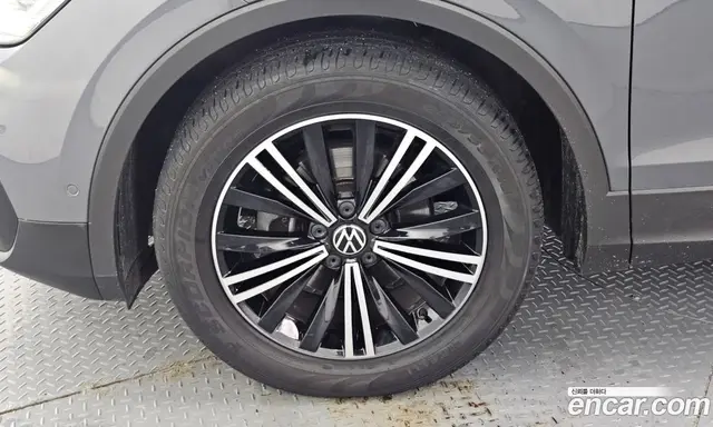 Volkswagen Tiguan 2022 2.0 автомат (гидро), миниатюра 5 Volkswagen Tiguan 2022 2.0 автомат (гидро), миниатюра 5