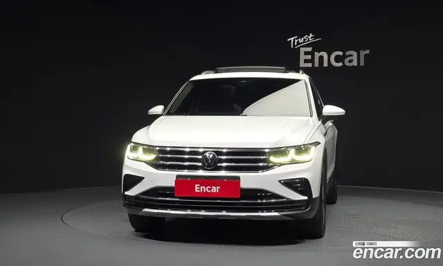 Volkswagen Tiguan 2023 2.0 автомат (гидро), миниатюра 3