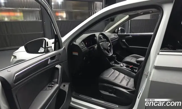 Volkswagen Tiguan 2023 2.0 автомат (гидро), миниатюра 10