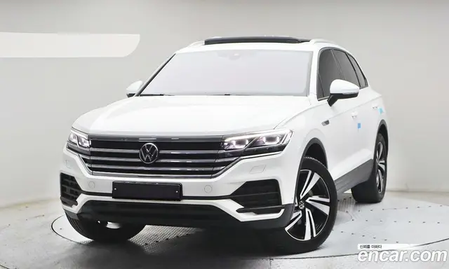 Volkswagen Touareg 2023 3.0 автомат (гидро), миниатюра 1 Volkswagen Touareg 2023 3.0 автомат (гидро), миниатюра 1