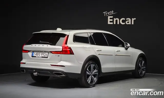 Volvo V60 2019 2.0 автомат (гидро), миниатюра 2 Volvo V60 2019 2.0 автомат (гидро), миниатюра 2